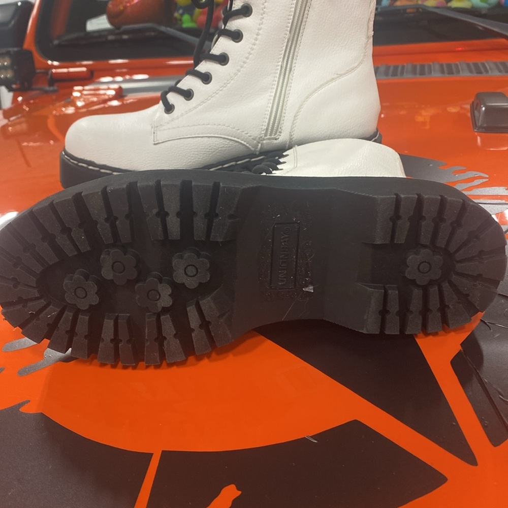 New White brand new Doc Martin style boots - Picture 2 of 3